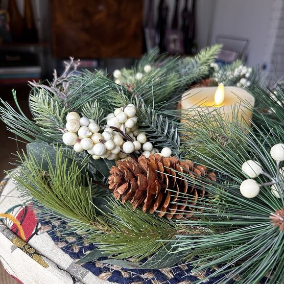 Luminara 3" x 4.5" Flameless Pillar & Wreath Centerpiece White Berries85 - Picture 2 of 11